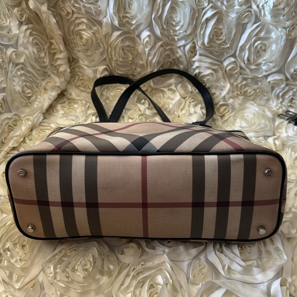 Authentic Burberry shoulder bag - Picture 9 of 17
